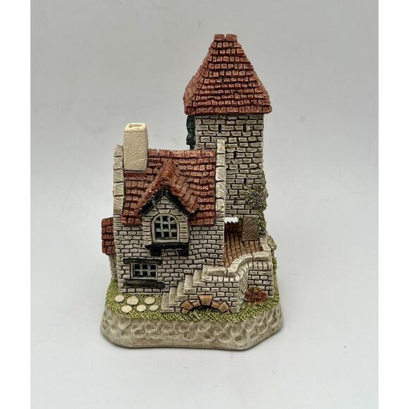 Vintage David Winter The Falconry Cottage 1997 Pilgrims Way Collection UK Made - Picture 1 of 12
